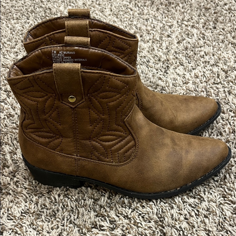 ARIZONA JEAN CO. Booties